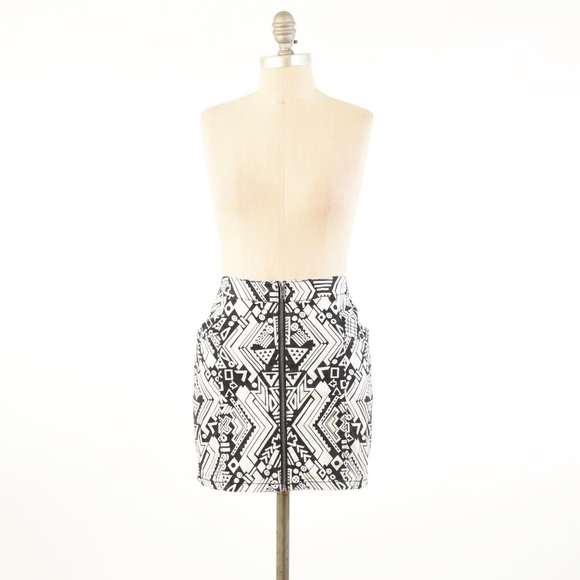 H&M Dresses & Skirts - FLASH SALE! 2 For $15 or 1 For $10
